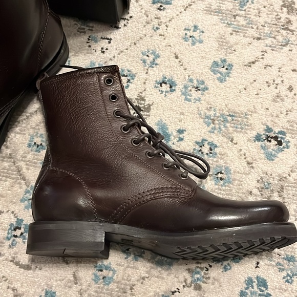 NWT Frye Veronica Combat Dark Brown Boots Size 7 - Picture 7 of 17